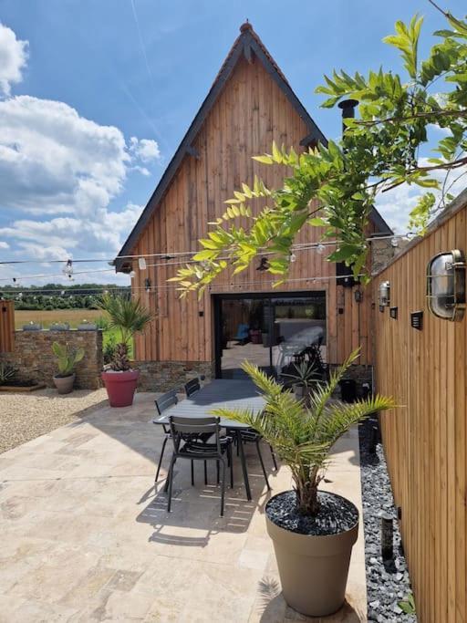 Chalet Industriel Avec Filet Et Spa Sorigny Exterior photo